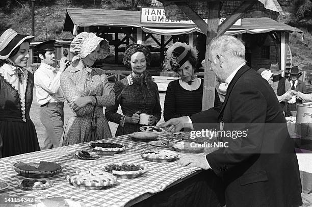 Founder's Day" Episode 24 -- Aired -- Pictured: Unknown, Ruth Foster as Melinda Foster, Karen Grassle as Caroline Ingalls, Scottie MacGregor as...