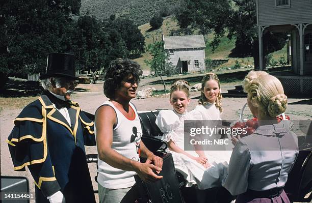 At the End of the Rainbow" Episode 10 -- Aired -- Pictured: Unknown, Director Michael Landon, Melissa Gilbert as Laura Ingalls Wilder, Melissa Sue...