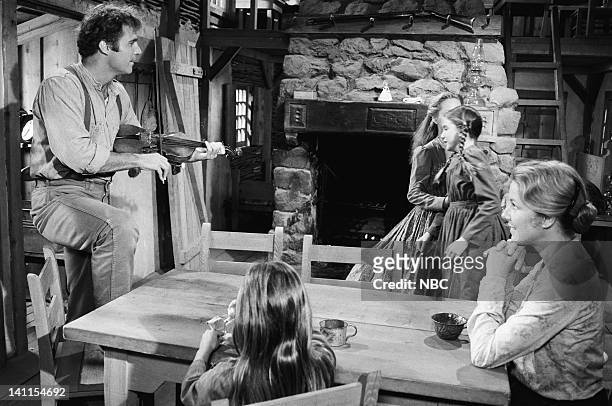 The Handyman" Episode 4 -- Aired -- Pictured: Gil Gerard as Chris Nelson, Lindsay or Sydney Greenbush as Carrie Ingalls, Melissa Gilbert as Laura...
