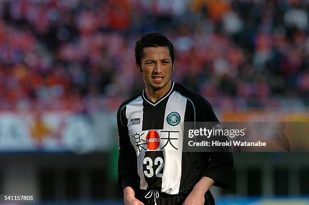 Ilhan Mansiz of Vissel Kobe in action during the J.League match between Albirex Niigata and Vissel Kobe at Niigata Stadium on March 20, 2004 in...