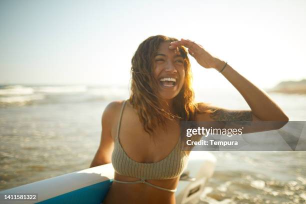 paddle surf - jamaican ethnicity imagens e fotografias de stock