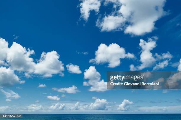 caribbean sea landscape - cielo nubes fotografías e imágenes de stock