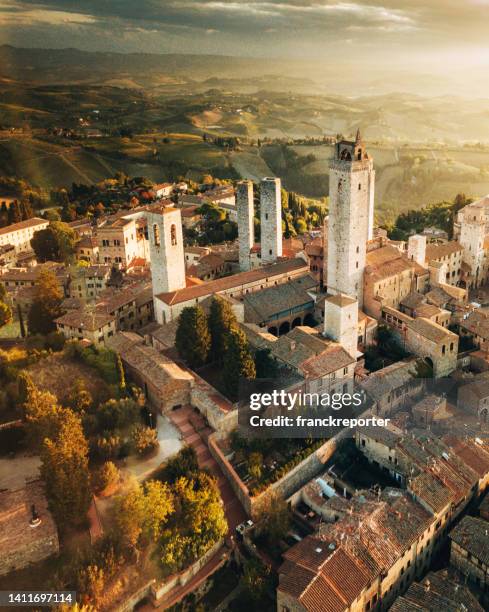 san gimignano aerial view - san gimignano stockfoto's en -beelden