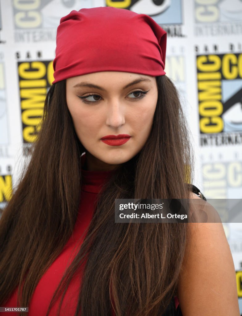 Rachel Pizzolato Cosplaying As Elektra Poses Inside The Sails News rachel-pizzolato-cosplaying-as-elektra-poses-inside-the-sails-news