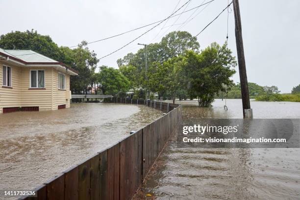 australian floods due to la niña - brisbane storm stock pictures, royalty-free photos & images