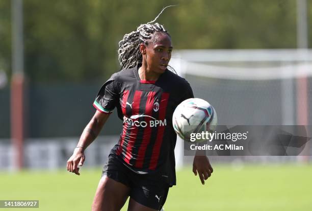 Lindsey Kimberley Thomas of AC Milan in action during the pre-season friendly match between AC Milan and FC Como Women at Centro Sportivo Vismara on...