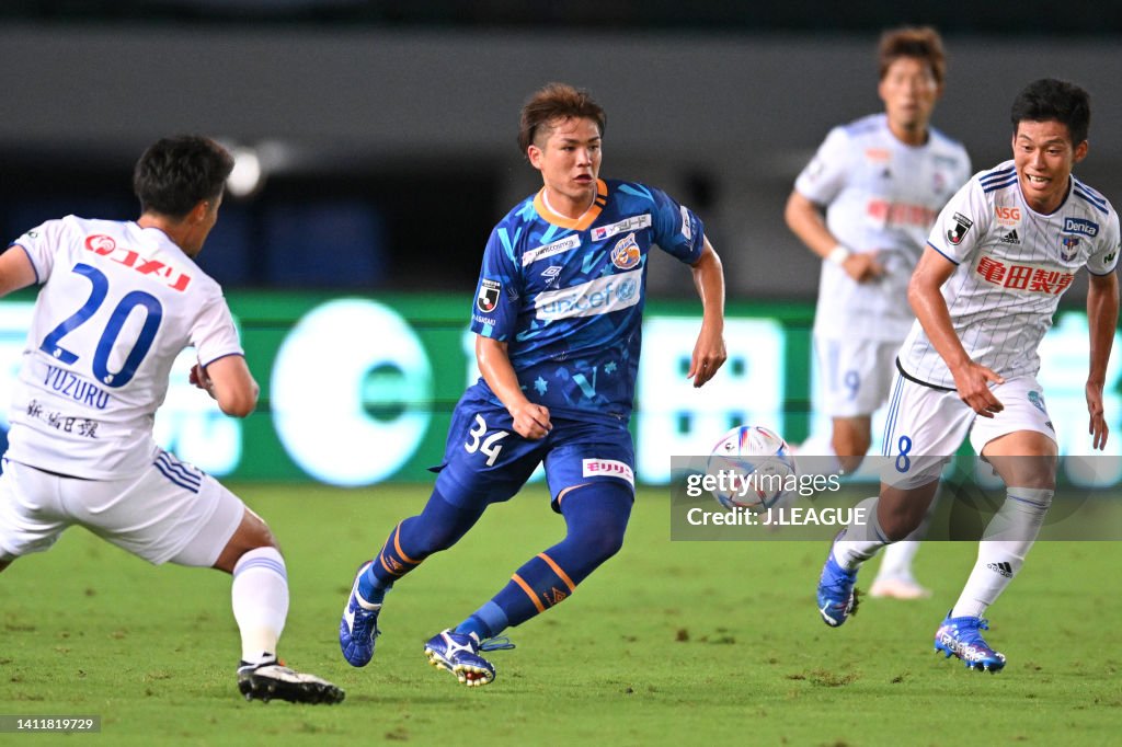 V-Varen Nagasaki v Albirex Niigata - J.LEAGUE Meiji Yasuda J2