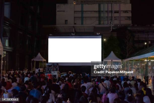 "bangkok klang phang" festival, free movie screening free of charge received good feedback after starting to show for a while. - german films stock pictures, royalty-free photos & images