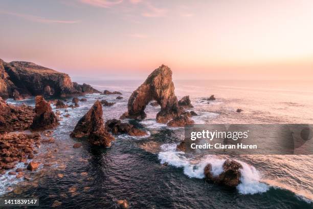 crohy head sea arch, county donegal, ireland - ireland coastline stock pictures, royalty-free photos & images