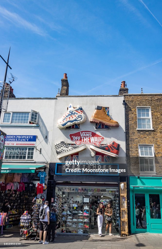 4feetshoes Store On Camden High Street In Borough Of Camden London High ...