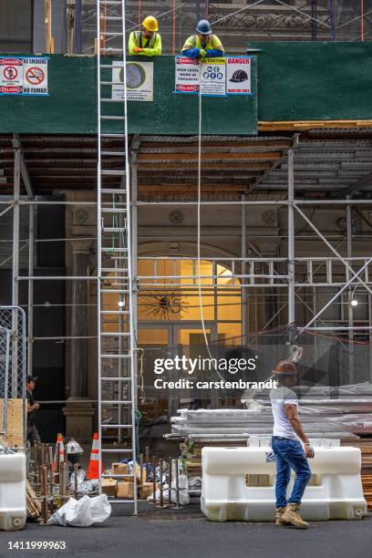 Scaffold Guys Ropes 692 Rope Scaffolding Stock Photos, High-Res Pictures, and Images ...