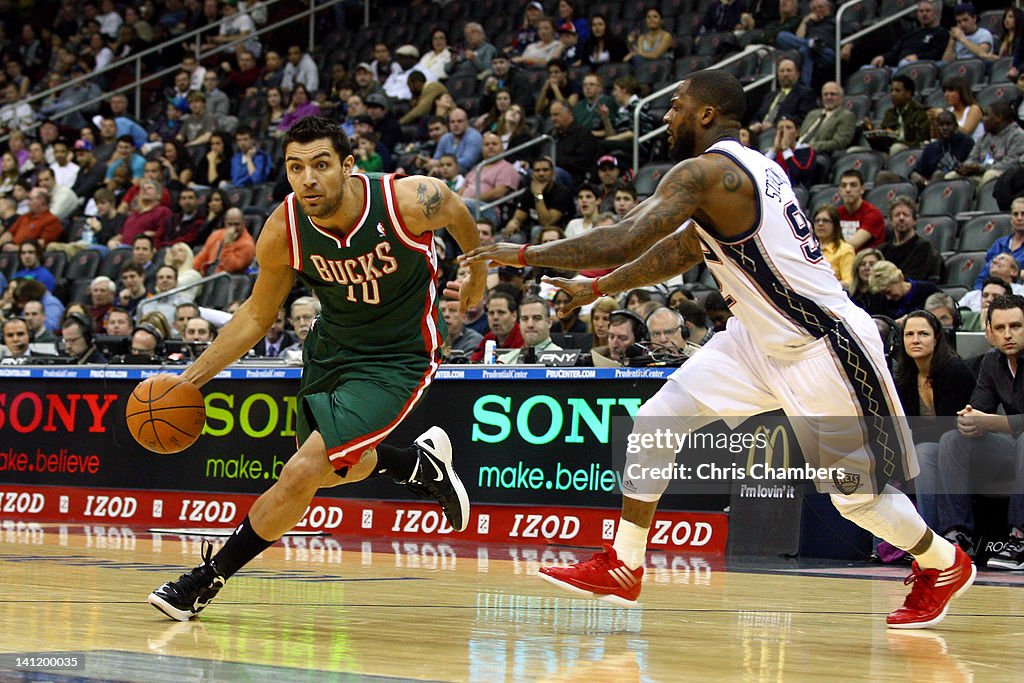 Milwaukee Bucks v New Jersey Nets