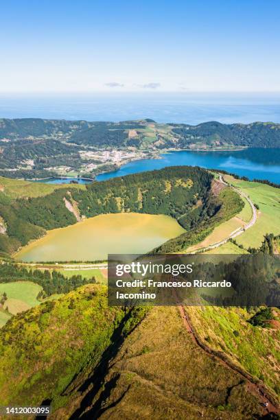 portugal, azores. sete cidades, boca do inferno volcano, aerial view - iacomino portugal 個照片及圖片檔