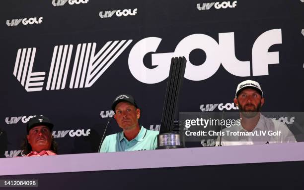 Henrik Stenson of Majesticks GC looks on during a press conference after winning the individual award alongside Team Captain Dustin Johnson of 4 Aces...