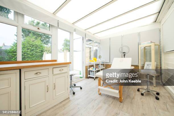 property interiors - massage table no people stock pictures, royalty-free photos & images