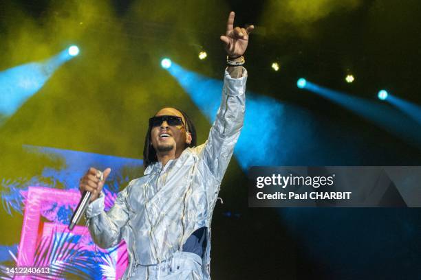 Le chanteur portoricain Ozuna en concert sur la scene de l'Accor Arena à Bercy le 11 juillet 2022.