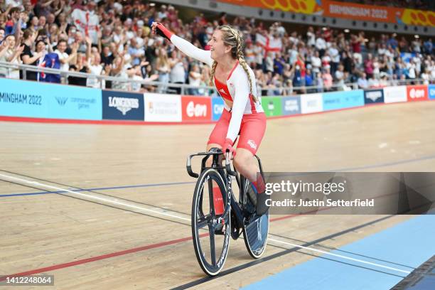 Laura Kenny of Team England celebrates winning Gold in the Women's 10km Scratch Race on day four of the Birmingham 2022 Commonwealth Games at Lee...