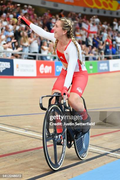 Laura Kenny of Team England celebrates winning Gold in the Women's 10km Scratch Race on day four of the Birmingham 2022 Commonwealth Games at Lee...