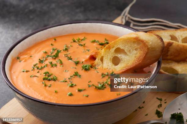tomato bisque - sopa imagens e fotografias de stock