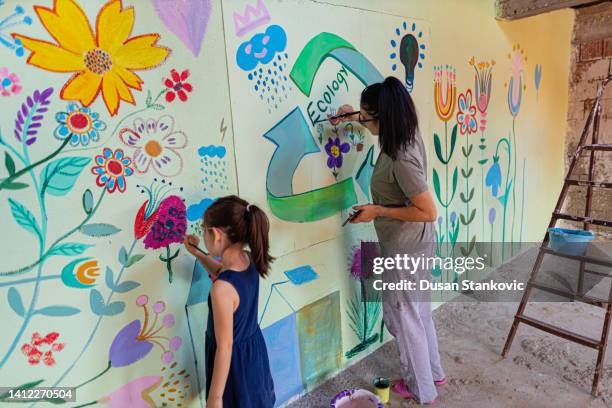 my creative girl - kunstatelier stockfoto's en -beelden