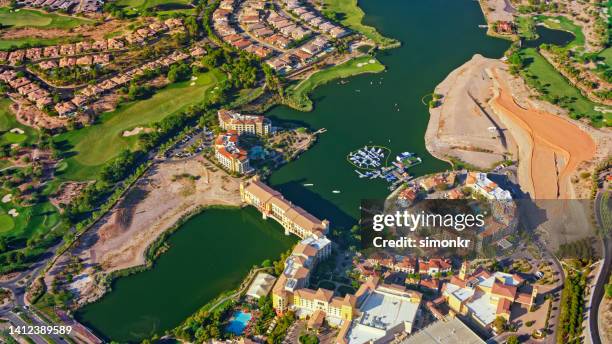 blick auf den lake las vegas - lake las vegas stock-fotos und bilder