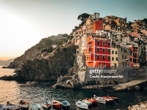 monterosso at dusk - liguria stockfoto's en -beelden