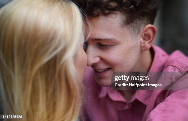 close-up pf happy teenagers in love. - summer university day 2 foto e immagini stock