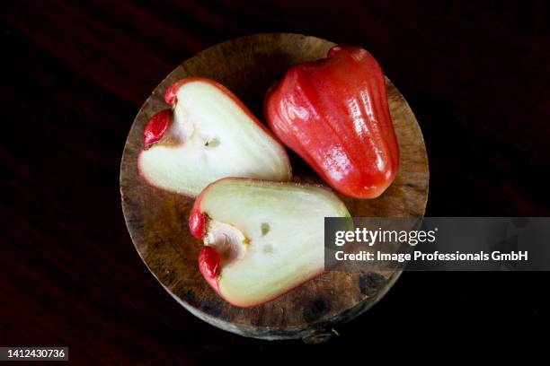 rose apple in thailand - water apples stock pictures, royalty-free photos & images