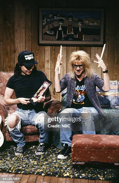 Episode 1 -- Pictured: Mike Myers as Wayne Campbell, Dana Carvey as Garth Algar during the 'Wayne's World' skit on September 28, 1991 -- Photo by:...