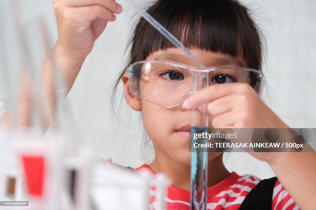 Children Are Learning And Doing Science Experiments In The children-are-learning-and-doing-science-experiments-in-the