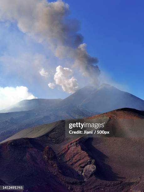 etna,the tallest active volcano in europe - emergency management stock pictures, royalty-free photos & images