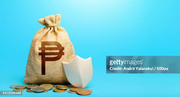 Philippine Money Currency Photos and Premium High Res Pictures - Getty ...