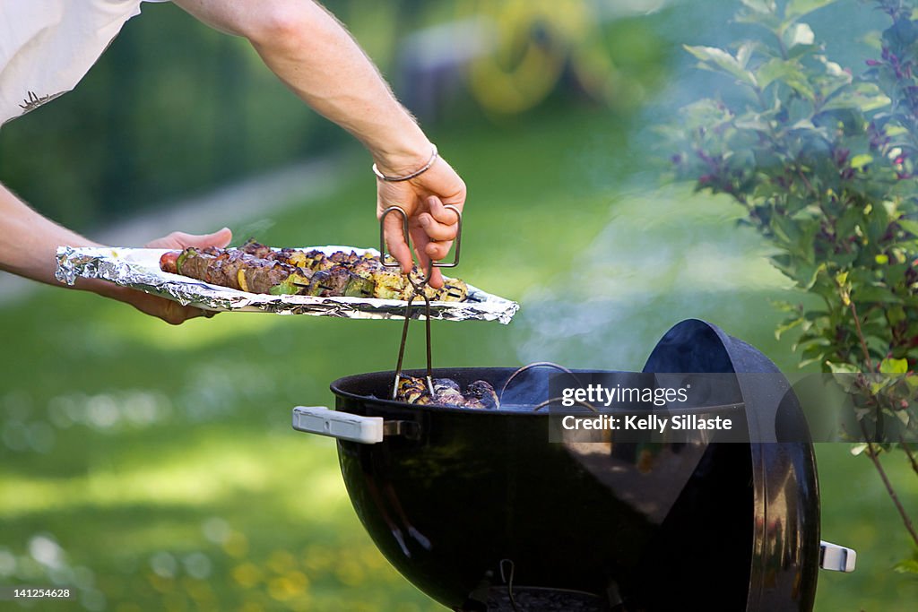 Barbecue grill action