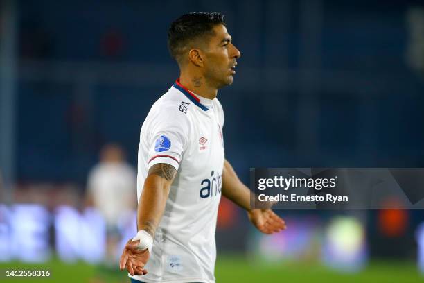 Luis Suárez of Nacional reacts during a Copa Sudamericana quarter final first leg match between Nacional and Atletico Goianiense at Gran Parque...