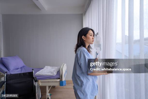 ich hoffe, ich komme bald hier raus. - psychiatrische klinik stock-fotos und bilder