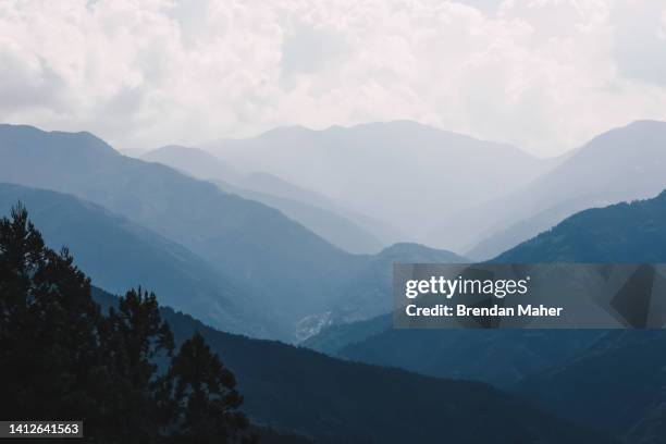 mountain haze - satoyama-scenery foto e immagini stock