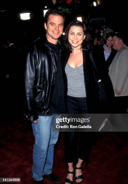 Wallace Kurth and Rena Sofer at the Premiere of 'The Mod Squad', Mann's Chinese Theatre, Hollywood.