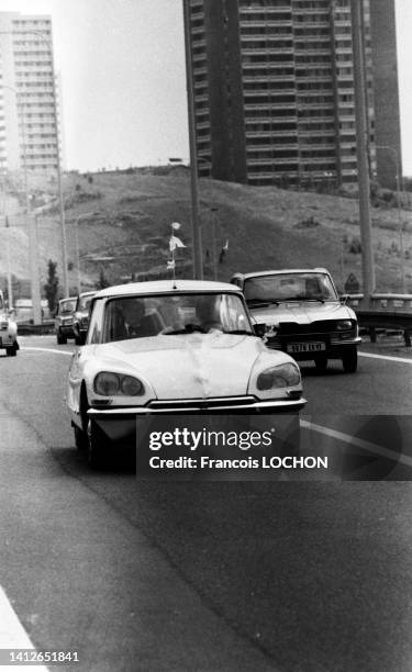 Citroën DS et Renault 16 circulant à Rosny-sous-Bois, juillet 1978.