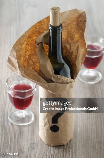 Question Mark Cocktail Question Mark Drink Photos and Premium High Res Pictures - Getty Images