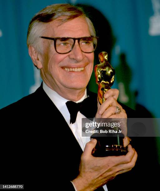 Martin Landau backstage at the Shrine Auditorium during the 67th Annual Academy Awards, March 27,1995 in Los Angeles, California.