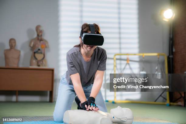 Woman Cpr Black Woman Cpr Photos and Premium High Res Pictures - Getty Images