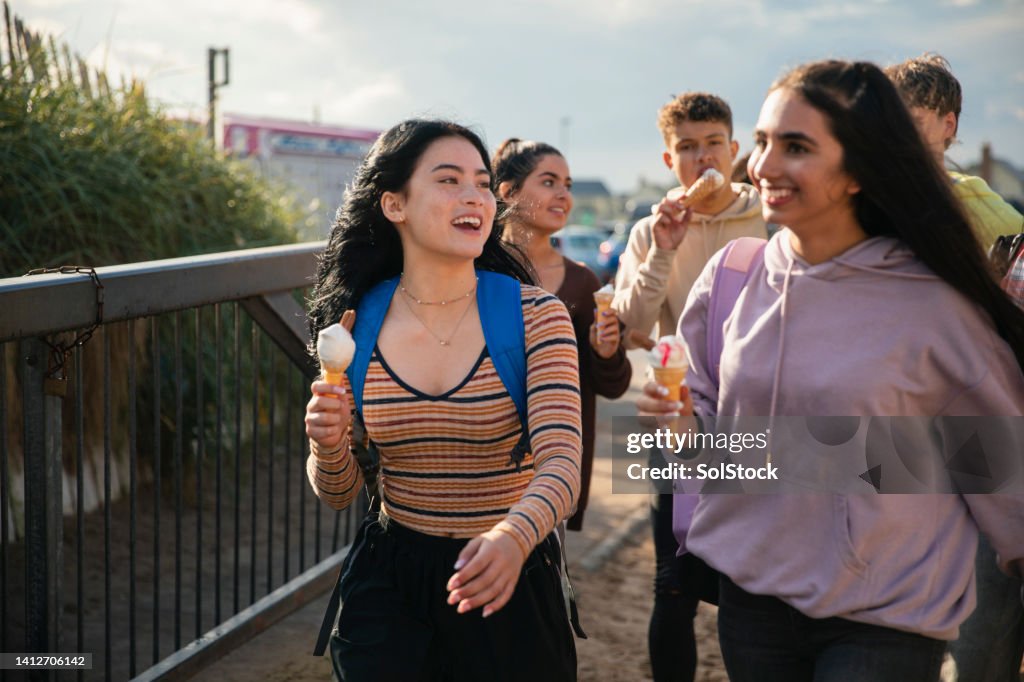 Friends eating a Sweet Treat