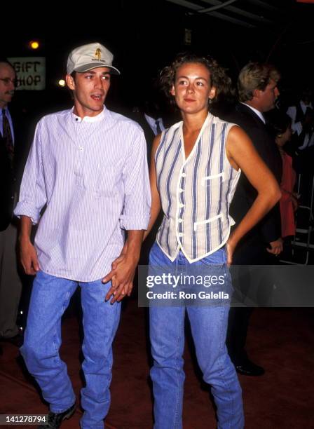 Luke Perry and Minnie Sharp at the Premiere of 'True Romance', Mann's Chinese Theatre, Hollywood.