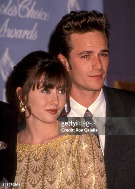 Shannen Doherty and Luke Perry at the 18th Annual People's Choice Awards, Universal Studios, Universal City.