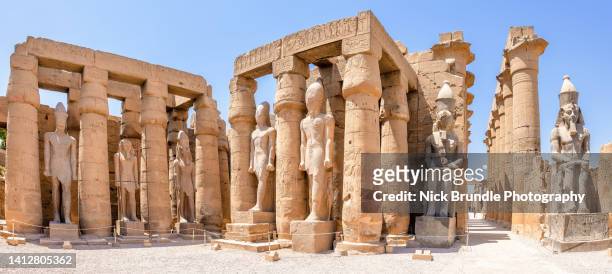 temple columns, luxor, egypt. - テーベ ストックフォトと画像