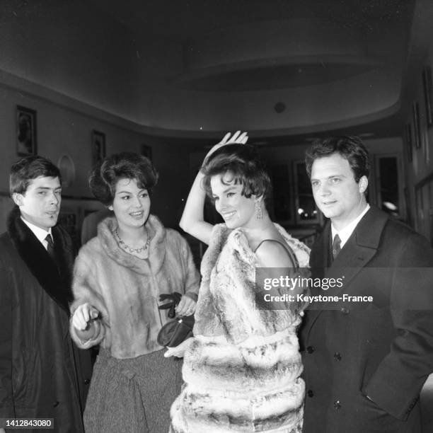 Laurent Terzieff, Rosanna Schiaffino, Antonella Lualdi et Franco Interlenghi à la première du film 'Les Garçons', le 20 janvier 1961, à Paris.