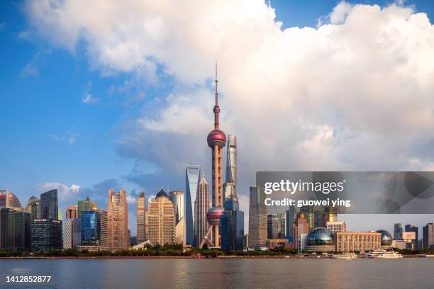 panoramic skyline of shanghai - shanghai world financial center - fotografias e filmes do acervo