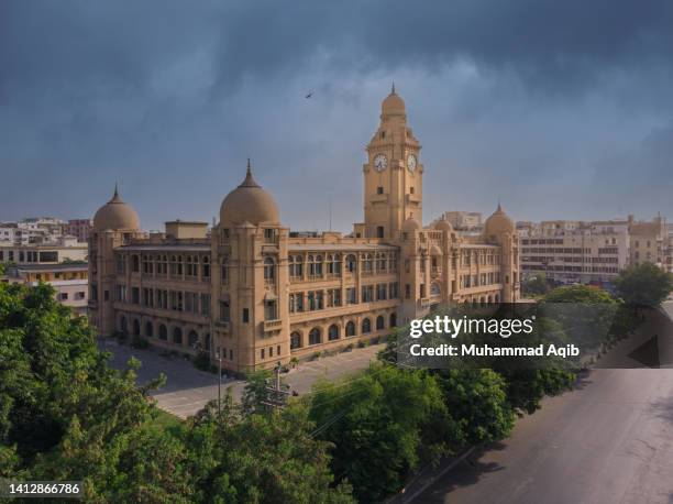 aerial photograph of famous landmarks of karachi pakistan, kmc head office karachi in evening - karachi ストックフォトと画像