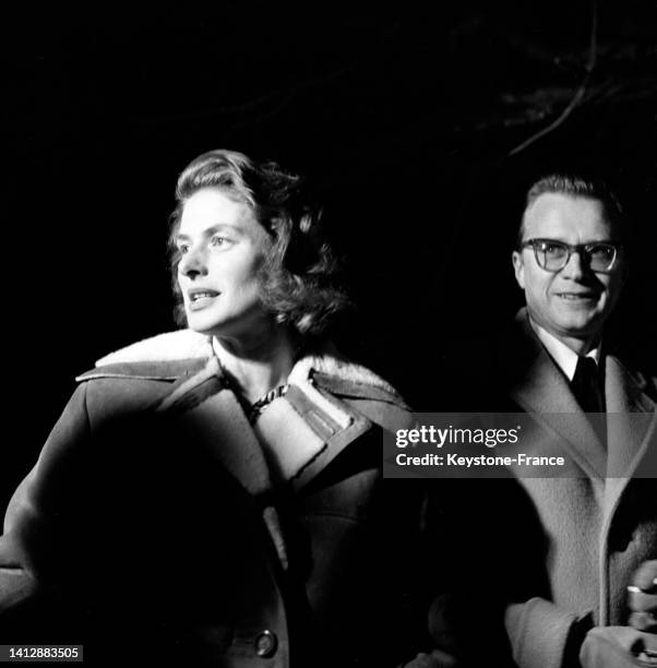 Ingrid Bergman et Lars Schmidt dans la vallée de Chevreuse lors de leur lune de miel, en décembre 1958.