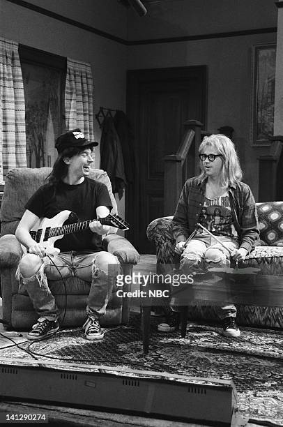 Episode 7 -- Pictured: Mike Myers as Wayne Campbell, Dana Carvey as Garth Algar during "Wayne's World" skit on December 1, 1990 -- Photo by: Al...